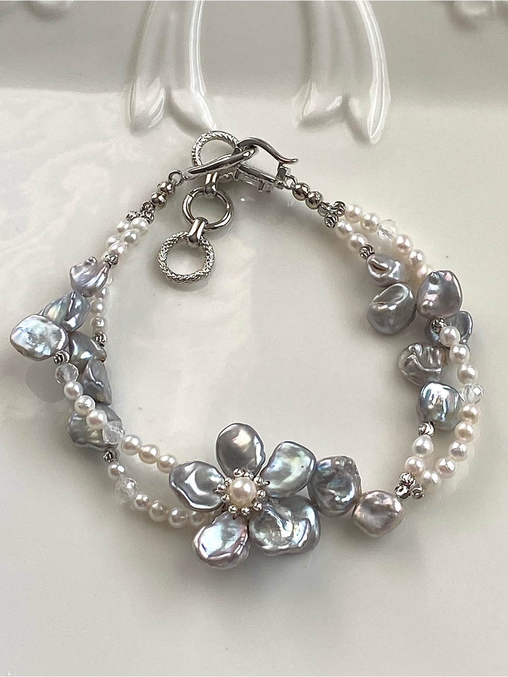 B182-Handmade High Quality Petal Pearl Flowrer And Baby Pearl Braided Bracelet - Picture 10 of 12